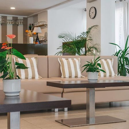 ריצ'יונה Hotel Carmen מראה חיצוני תמונה