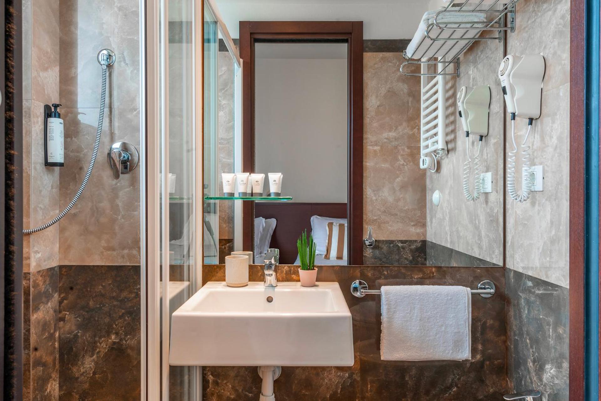 ריצ'יונה Hotel Carmen מראה חיצוני תמונה