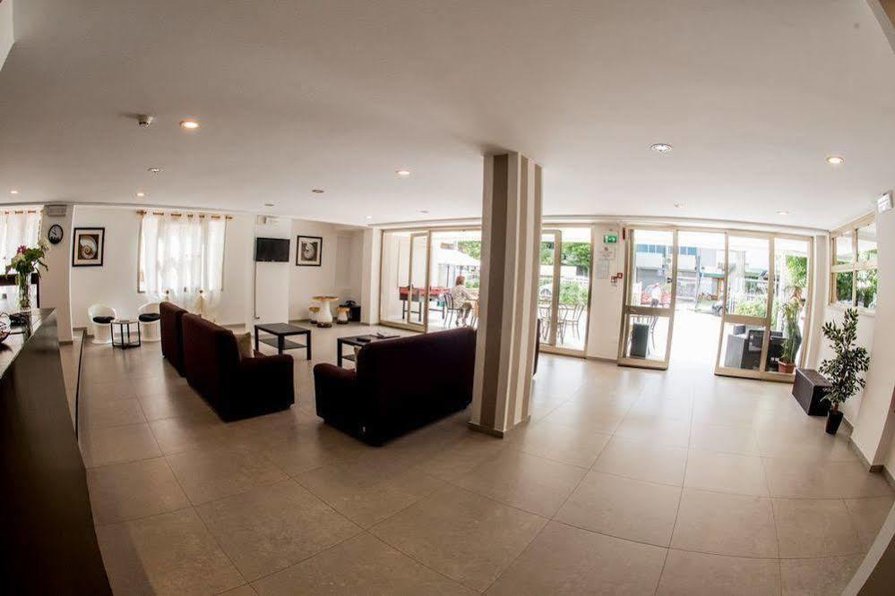 ריצ'יונה Hotel Carmen מראה חיצוני תמונה