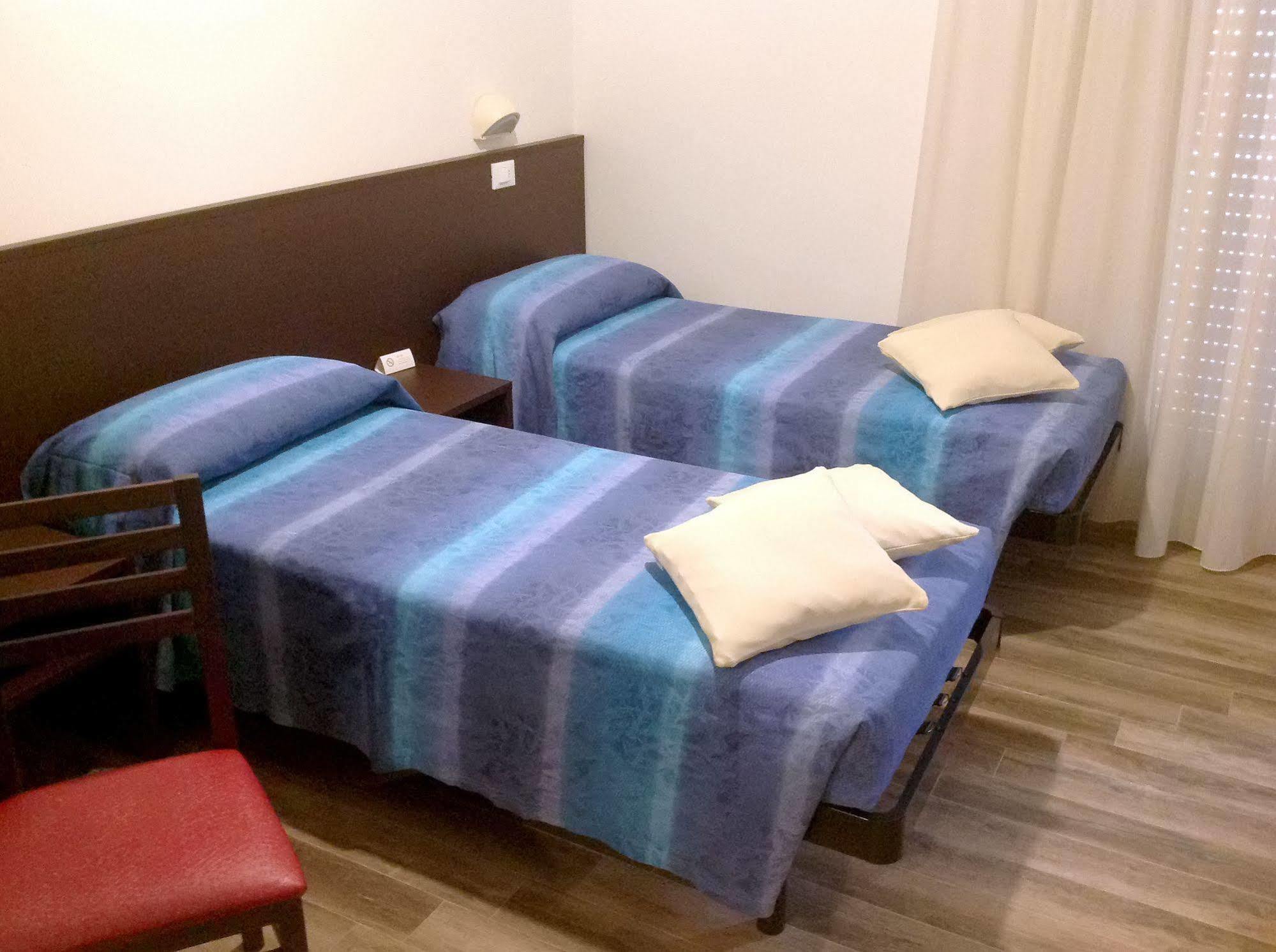 ריצ'יונה Hotel Carmen מראה חיצוני תמונה